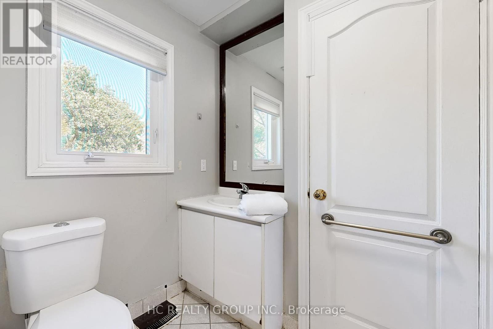 348 Greenfield Avenue, Toronto, Ontario  M2N 3E8 - Photo 34 - C12431043