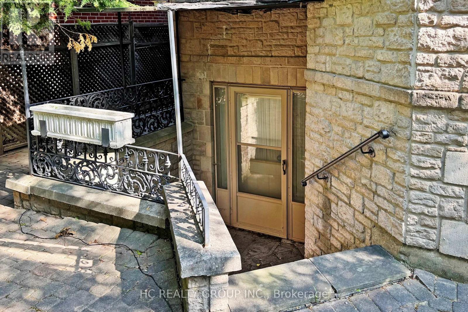 348 Greenfield Avenue, Toronto, Ontario  M2N 3E8 - Photo 50 - C12431043