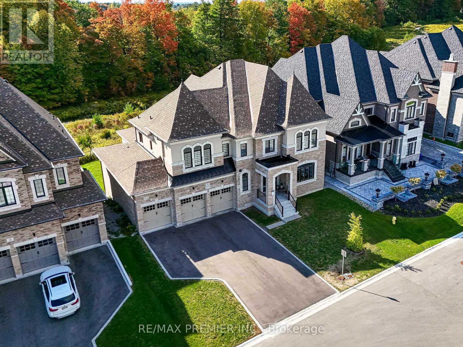 30 Enclave Court, Vaughan, Ontario  L4H 4V9 - Photo 2 - N12431045