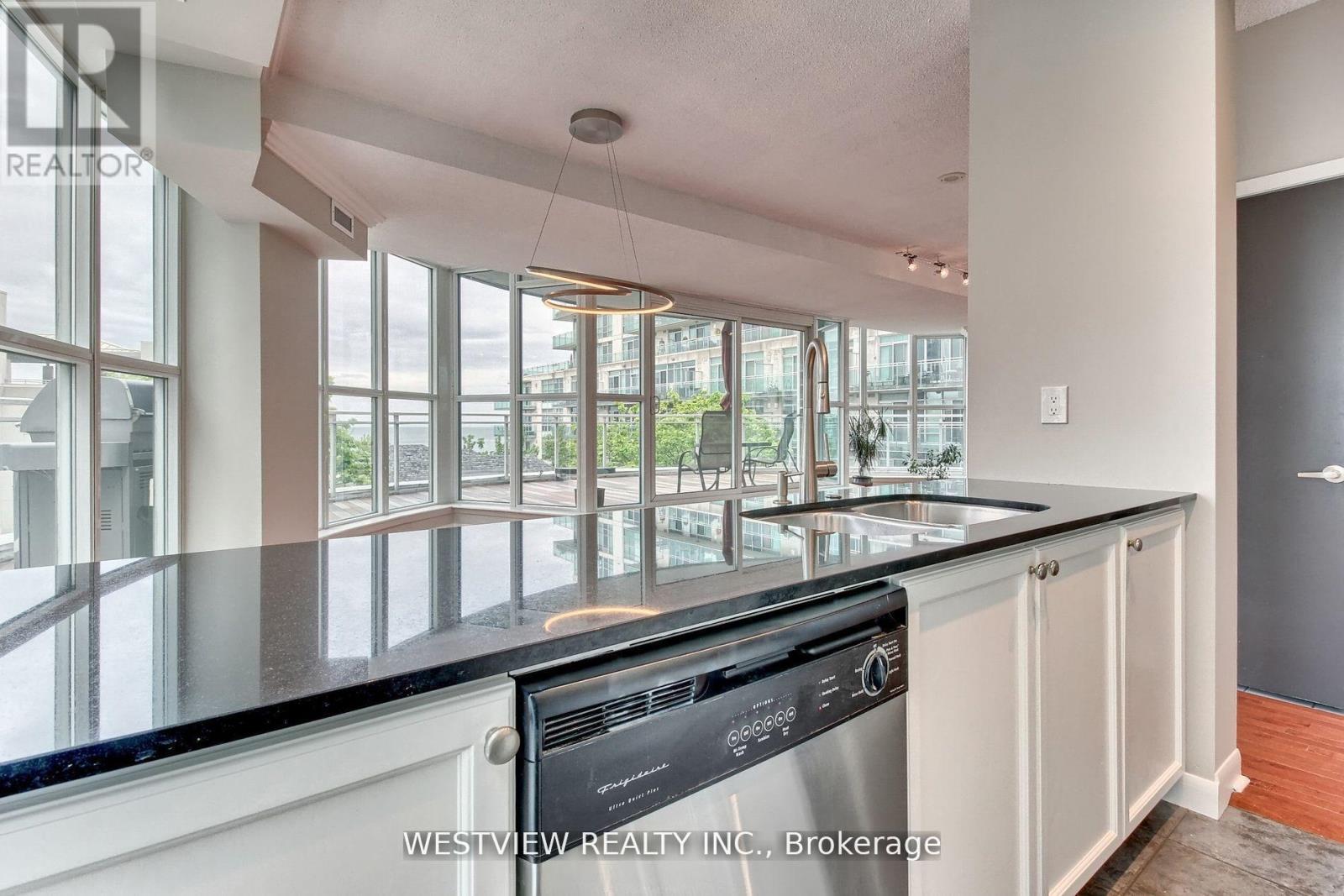 405 - 2067 Lake Shore Boulevard W, Toronto, Ontario  M8V 4B8 - Photo 8 - W12431034