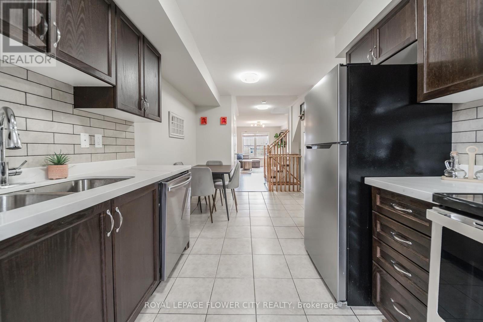 33 Battalion Road, Brampton, Ontario  L7A 4B5 - Photo 12 - W12431047