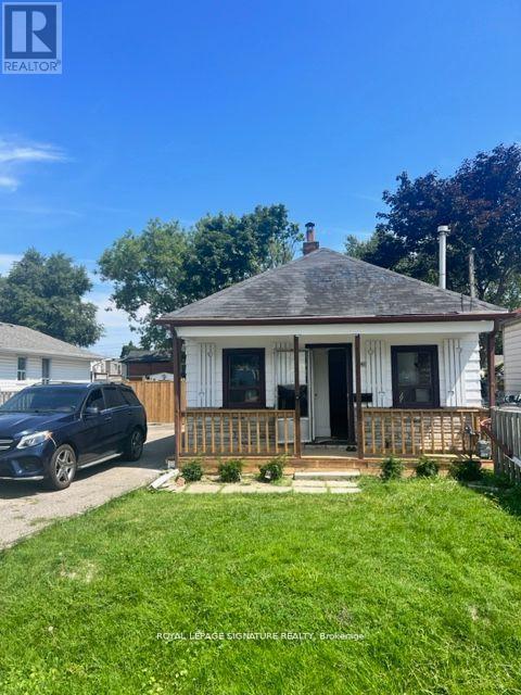 1045 STRATHY AVENUE, Mississauga, Ontario