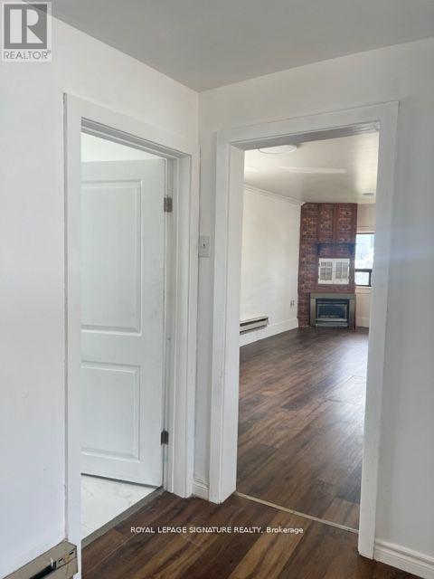1045 Strathy Avenue, Mississauga, Ontario  L5E 2J6 - Photo 10 - W12431052