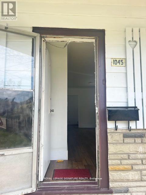1045 Strathy Avenue, Mississauga, Ontario  L5E 2J6 - Photo 20 - W12431052