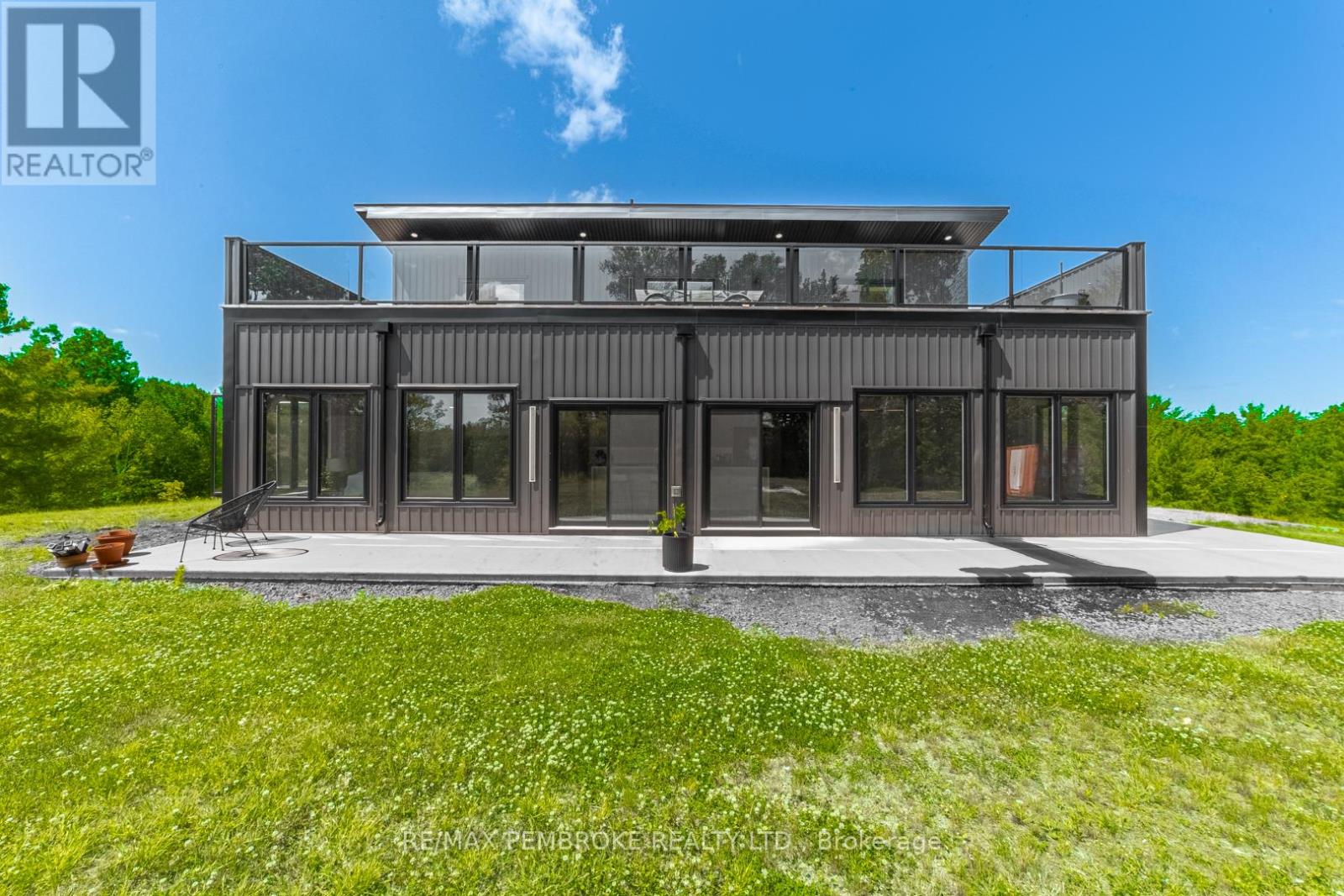 102 Rantz Road, Petawawa, Ontario  K8H 2W8 - Photo 2 - X12431065