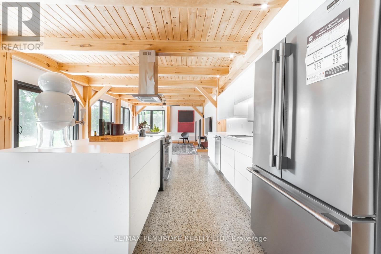 102 Rantz Road, Petawawa, Ontario  K8H 2W8 - Photo 9 - X12431065