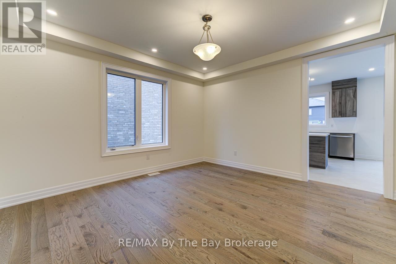 182 Mapleside Drive, Wasaga Beach, Ontario  L9Z 0L4 - Photo 17 - S12431069