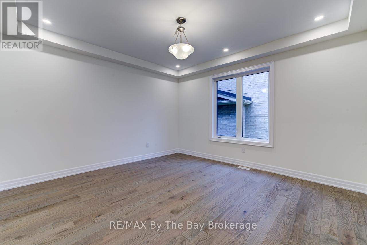 182 Mapleside Drive, Wasaga Beach, Ontario  L9Z 0L4 - Photo 19 - S12431069