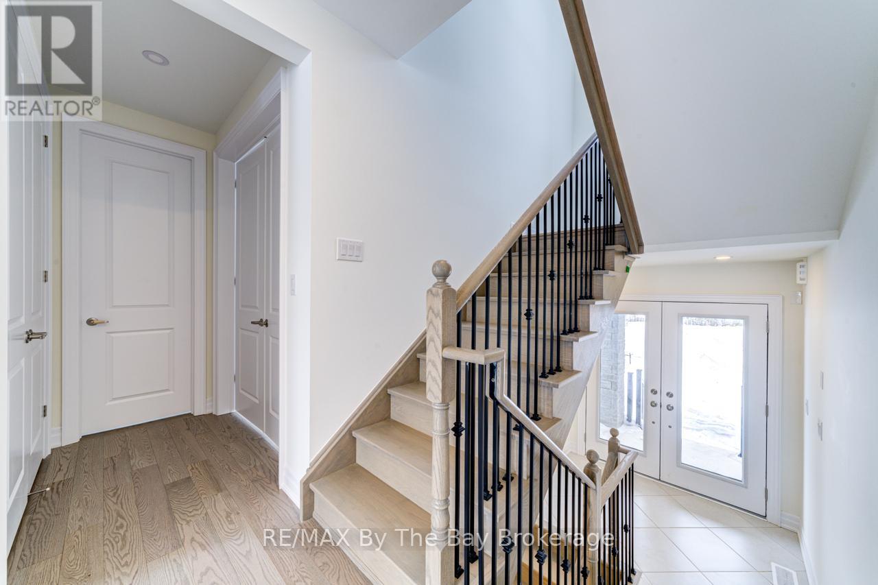 182 Mapleside Drive, Wasaga Beach, Ontario  L9Z 0L4 - Photo 21 - S12431069