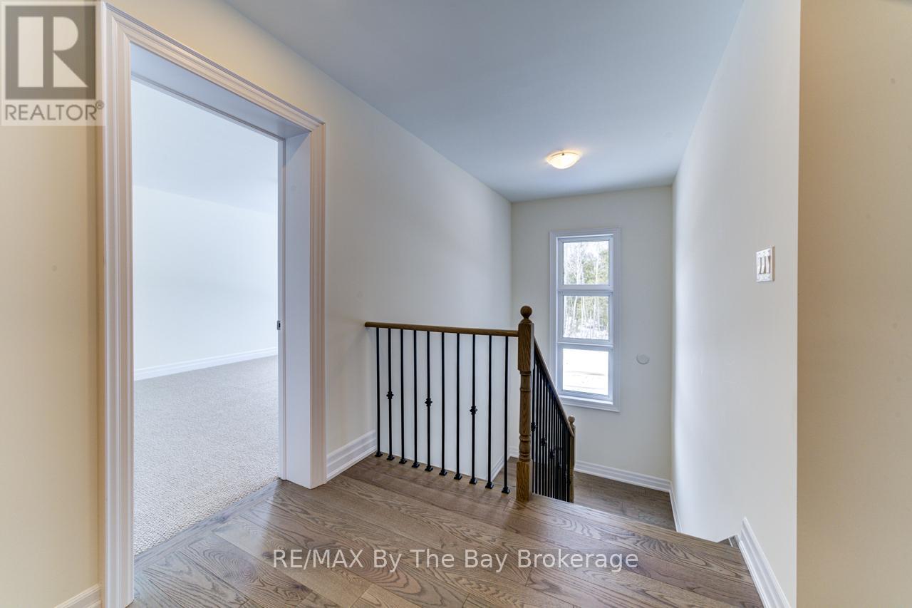 182 Mapleside Drive, Wasaga Beach, Ontario  L9Z 0L4 - Photo 22 - S12431069