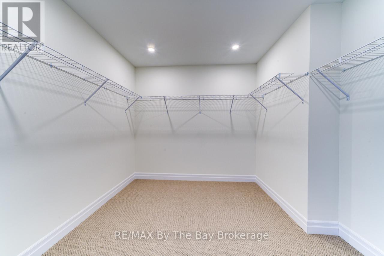 182 Mapleside Drive, Wasaga Beach, Ontario  L9Z 0L4 - Photo 39 - S12431069