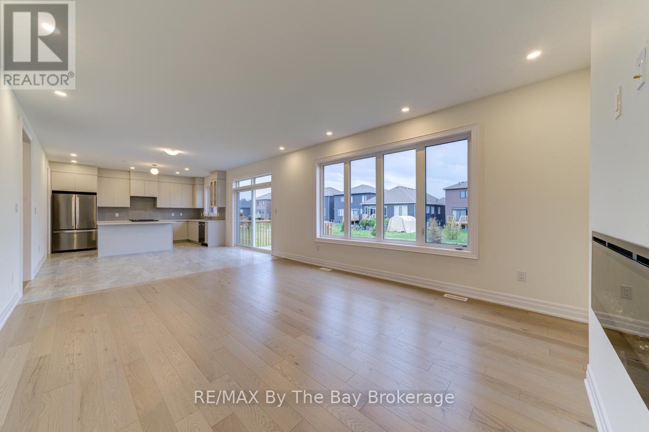 186 Mapleside Drive, Wasaga Beach, Ontario  L9Z 0L4 - Photo 14 - S12431071