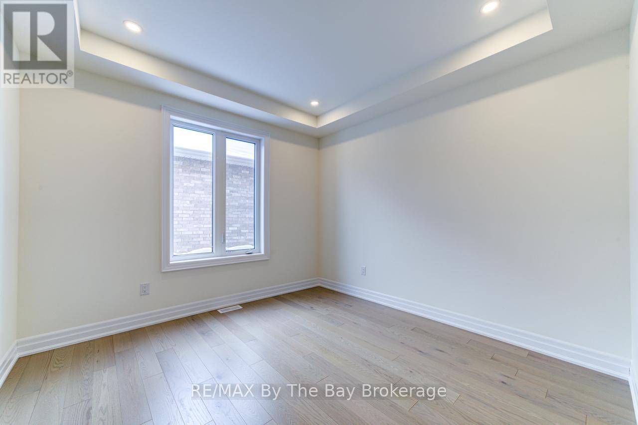 186 Mapleside Drive, Wasaga Beach, Ontario  L9Z 0L4 - Photo 16 - S12431071