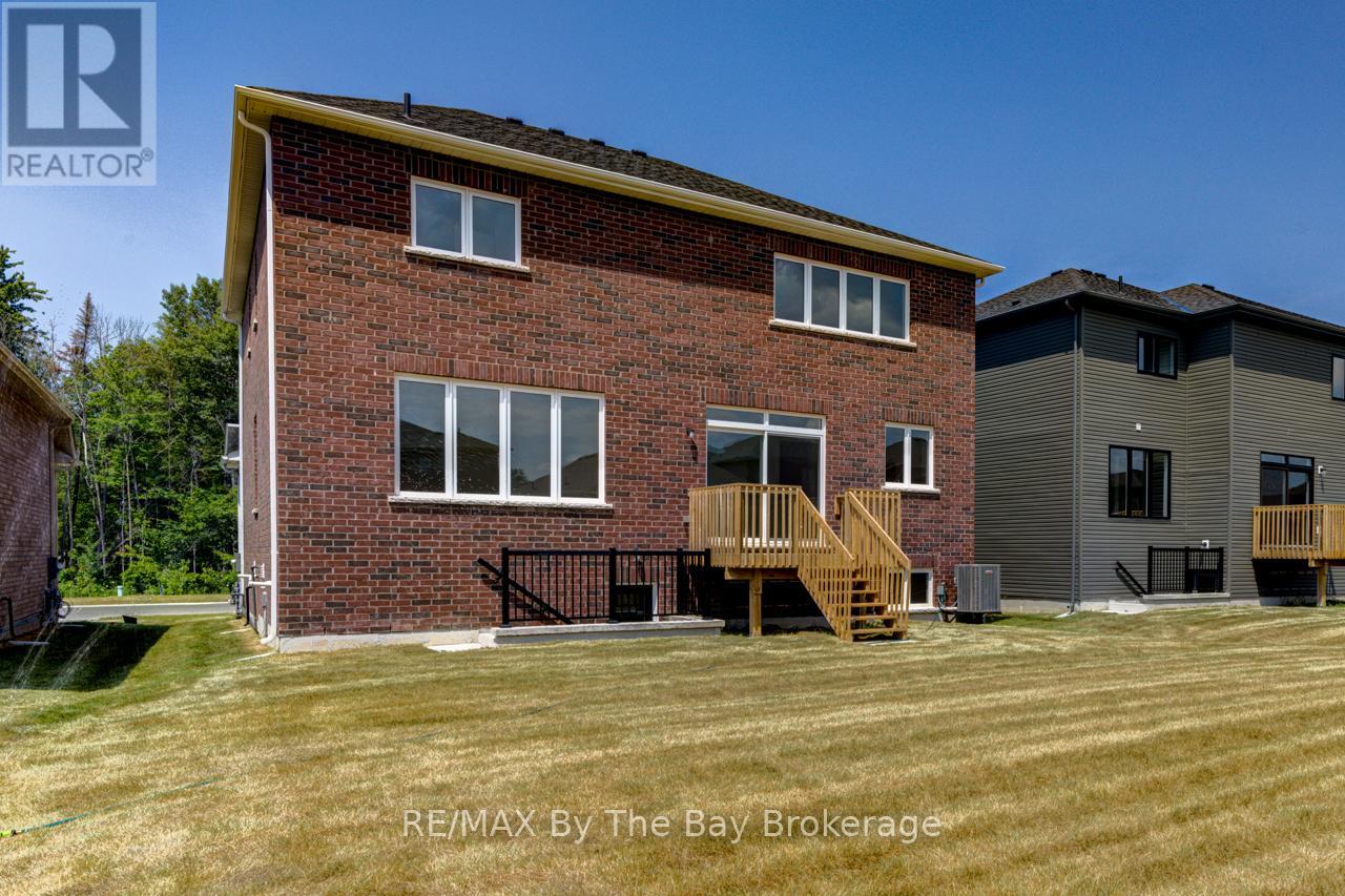 186 Mapleside Drive, Wasaga Beach, Ontario  L9Z 0L4 - Photo 37 - S12431071