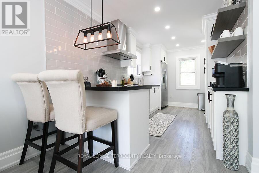 153 East 16th Street, Hamilton, Ontario  L9A 4J4 - Photo 11 - X12431042