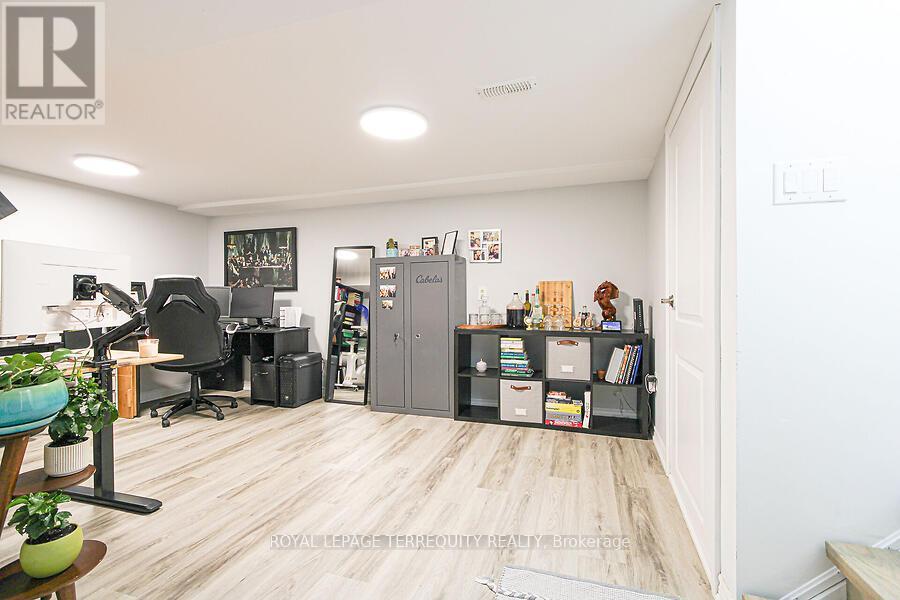 153 East 16th Street, Hamilton, Ontario  L9A 4J4 - Photo 23 - X12431042