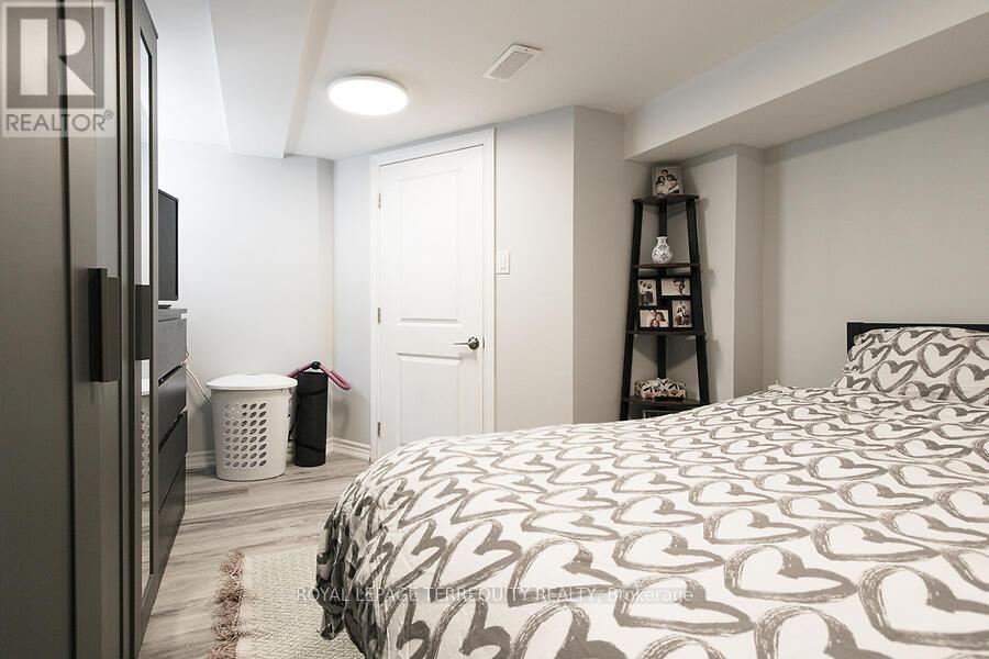 153 East 16th Street, Hamilton, Ontario  L9A 4J4 - Photo 27 - X12431042