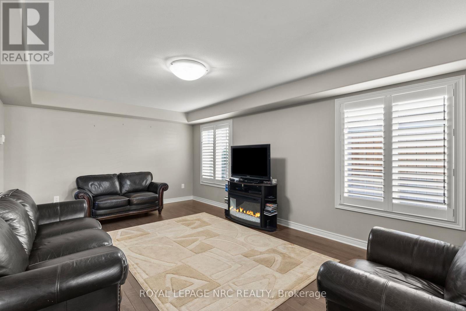 6058 Ernest Crescent, Niagara Falls, Ontario  L2H 0H9 - Photo 11 - X12431054