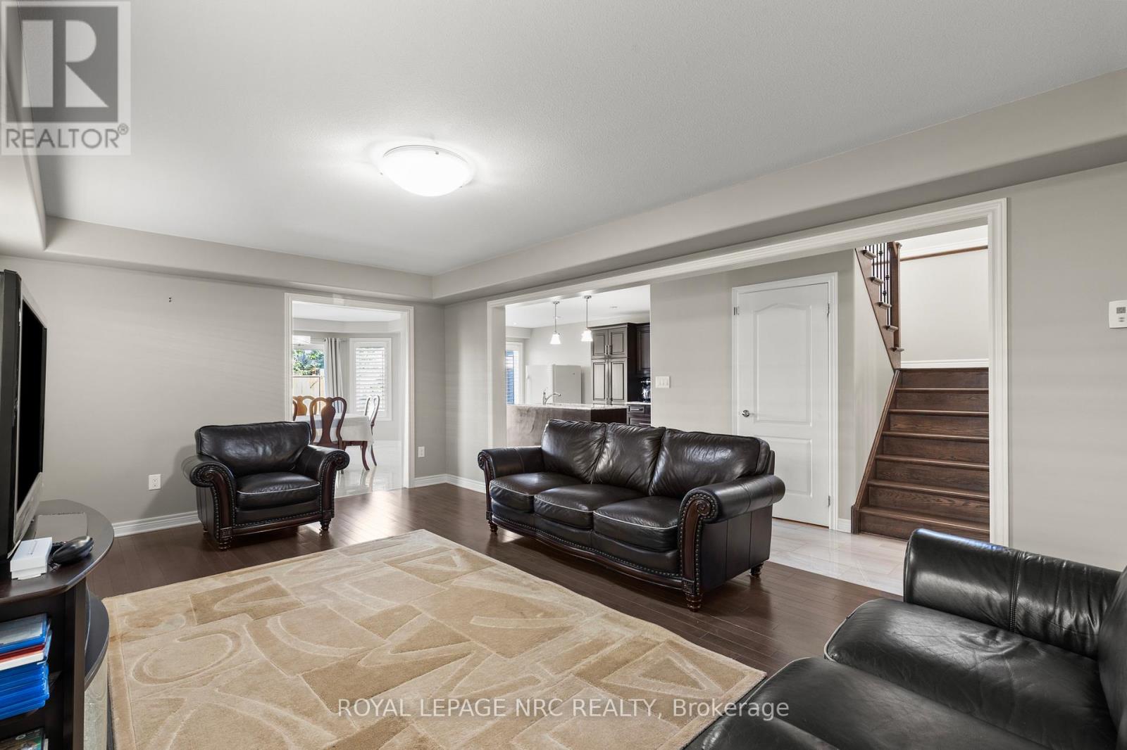 6058 Ernest Crescent, Niagara Falls, Ontario  L2H 0H9 - Photo 13 - X12431054