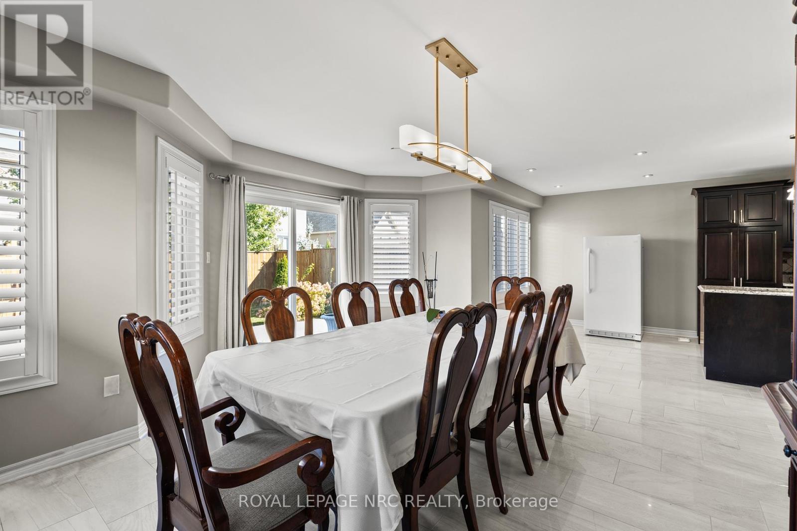 6058 Ernest Crescent, Niagara Falls, Ontario  L2H 0H9 - Photo 21 - X12431054
