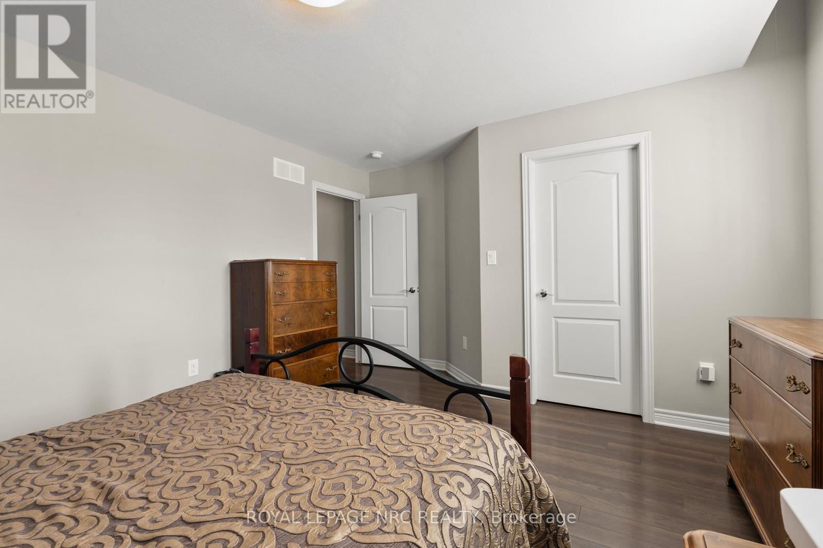6058 Ernest Crescent, Niagara Falls, Ontario  L2H 0H9 - Photo 31 - X12431054
