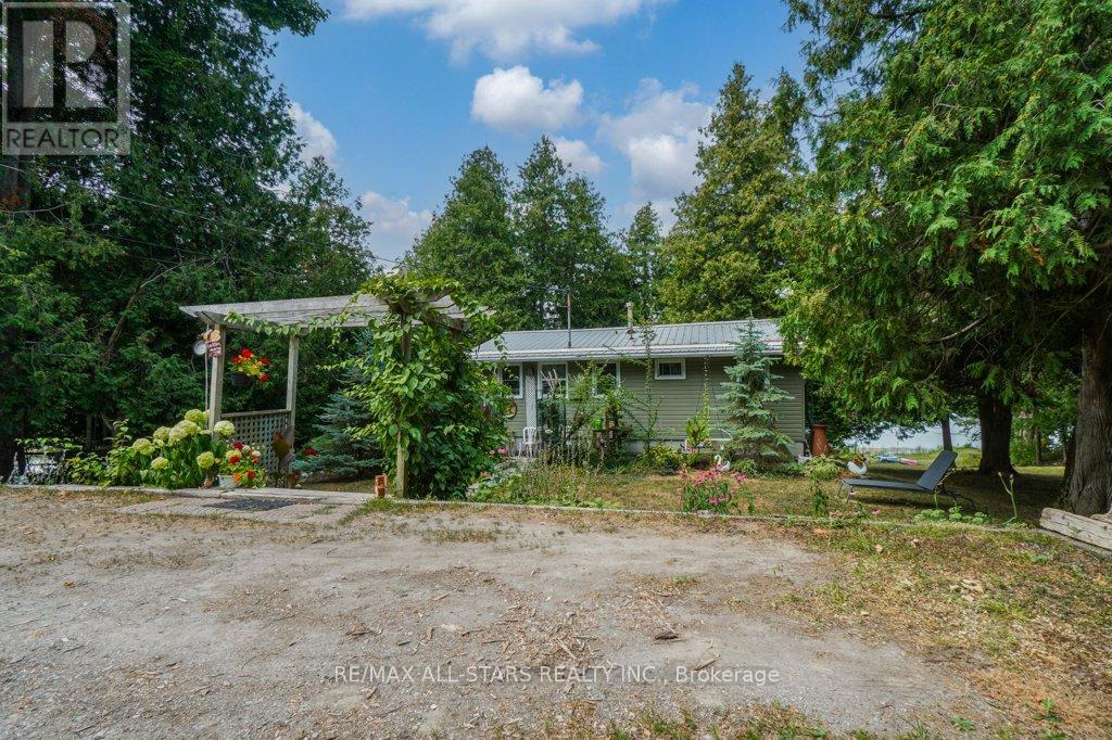 6 Leisure Lane, Kawartha Lakes, Ontario  K9V 4R1 - Photo 2 - X12332599
