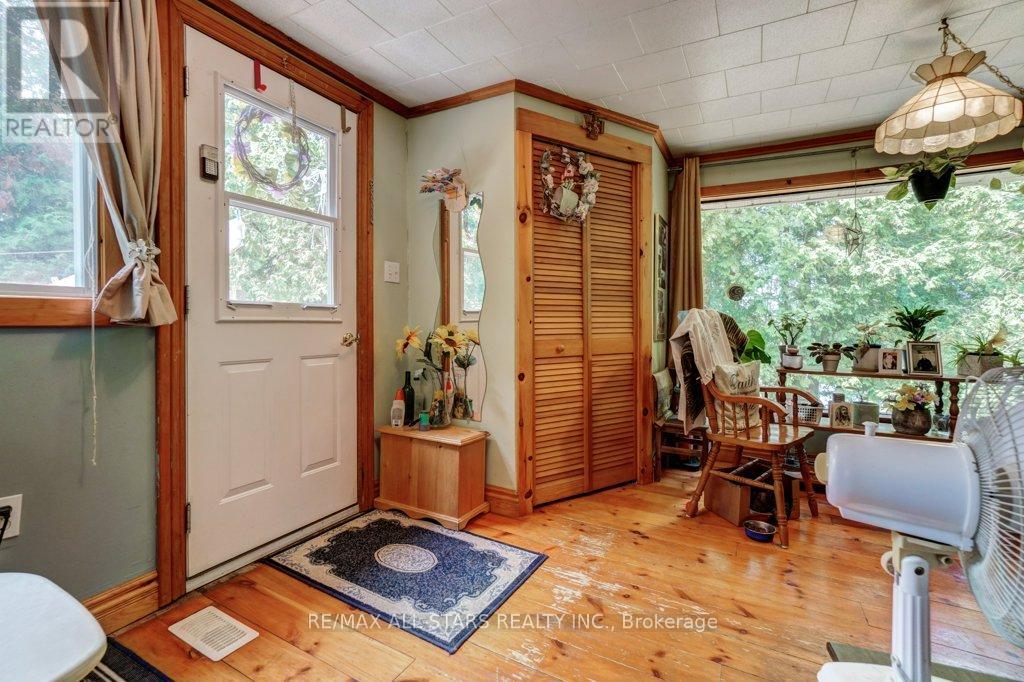 6 Leisure Lane, Kawartha Lakes, Ontario  K9V 4R1 - Photo 8 - X12332599