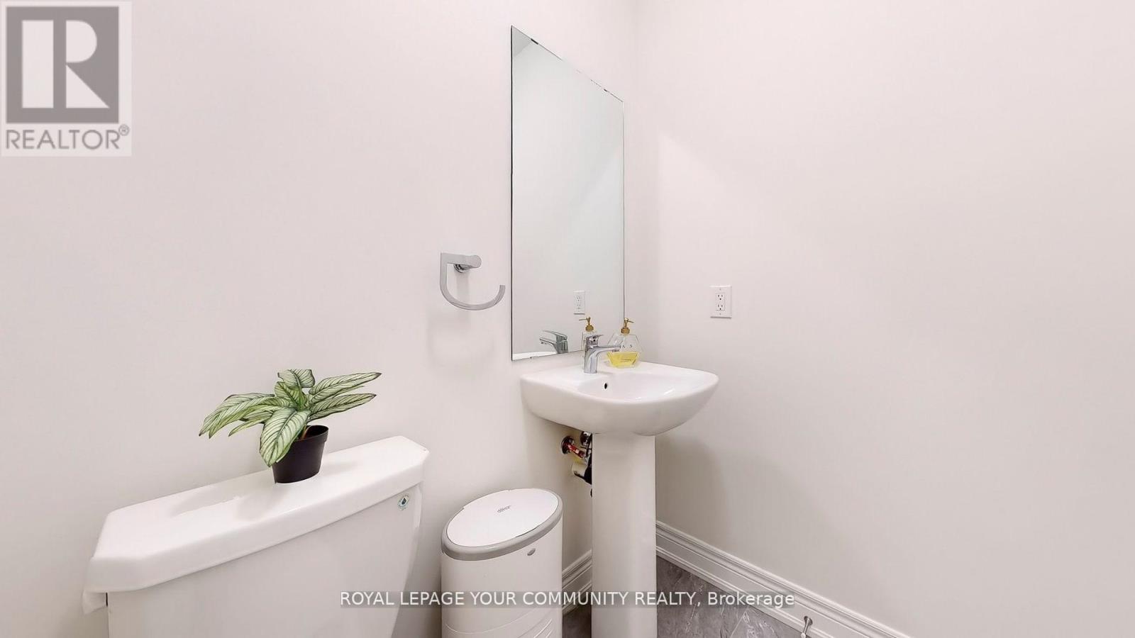 128 Ben Sinclair Avenue, East Gwillimbury, Ontario  L9N 0Z2 - Photo 21 - N12431055