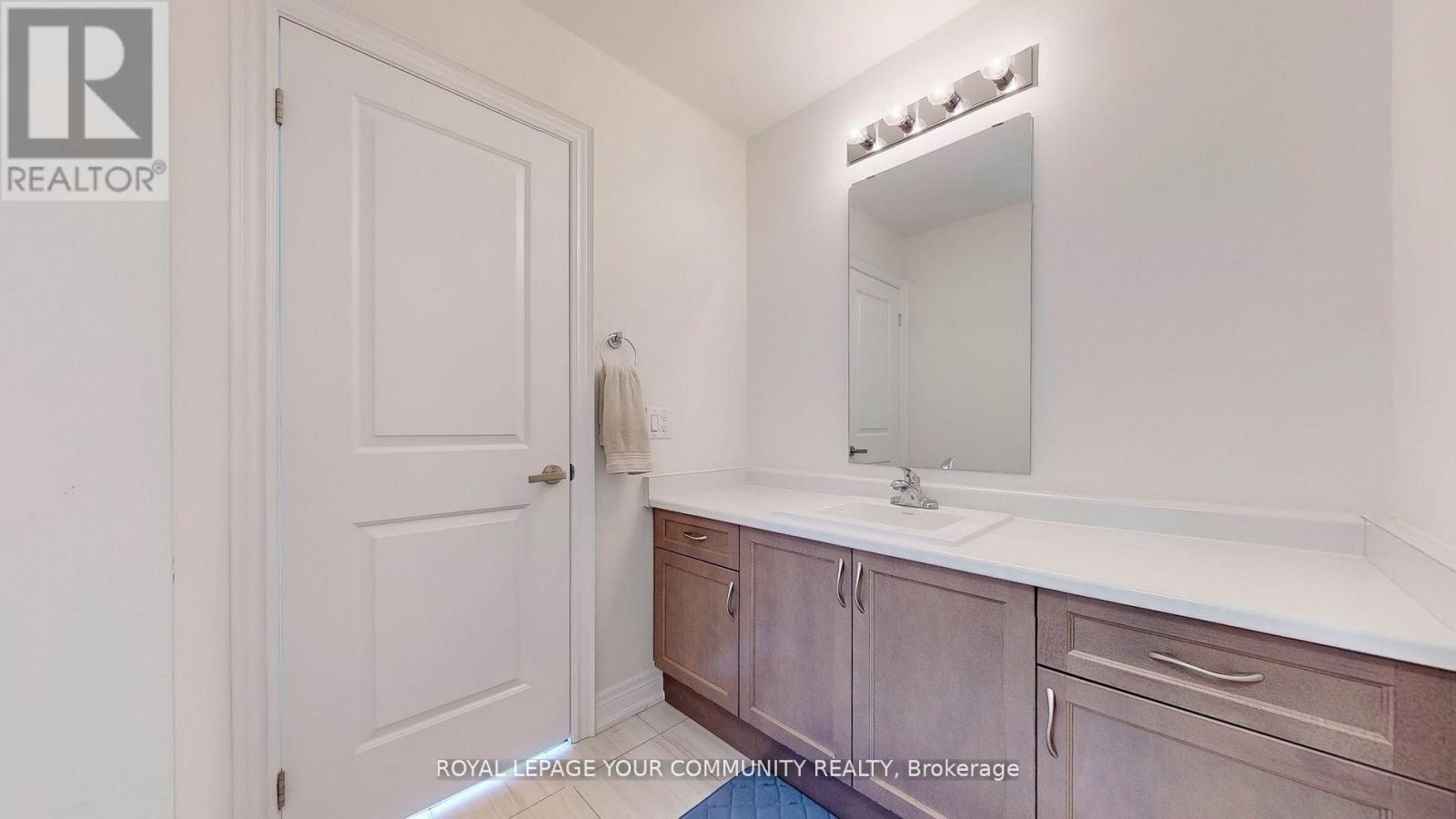 128 Ben Sinclair Avenue, East Gwillimbury, Ontario  L9N 0Z2 - Photo 34 - N12431055