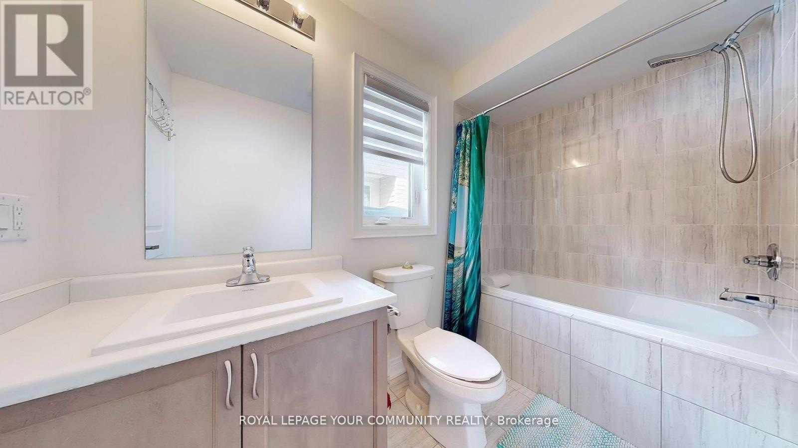 128 Ben Sinclair Avenue, East Gwillimbury, Ontario  L9N 0Z2 - Photo 40 - N12431055