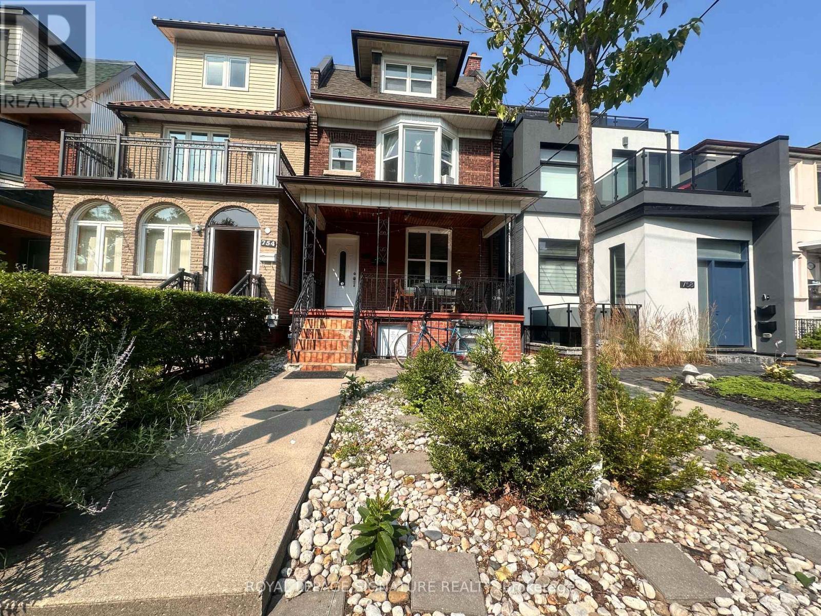 LOWER - 756 CRAWFORD STREET, Toronto, Ontario