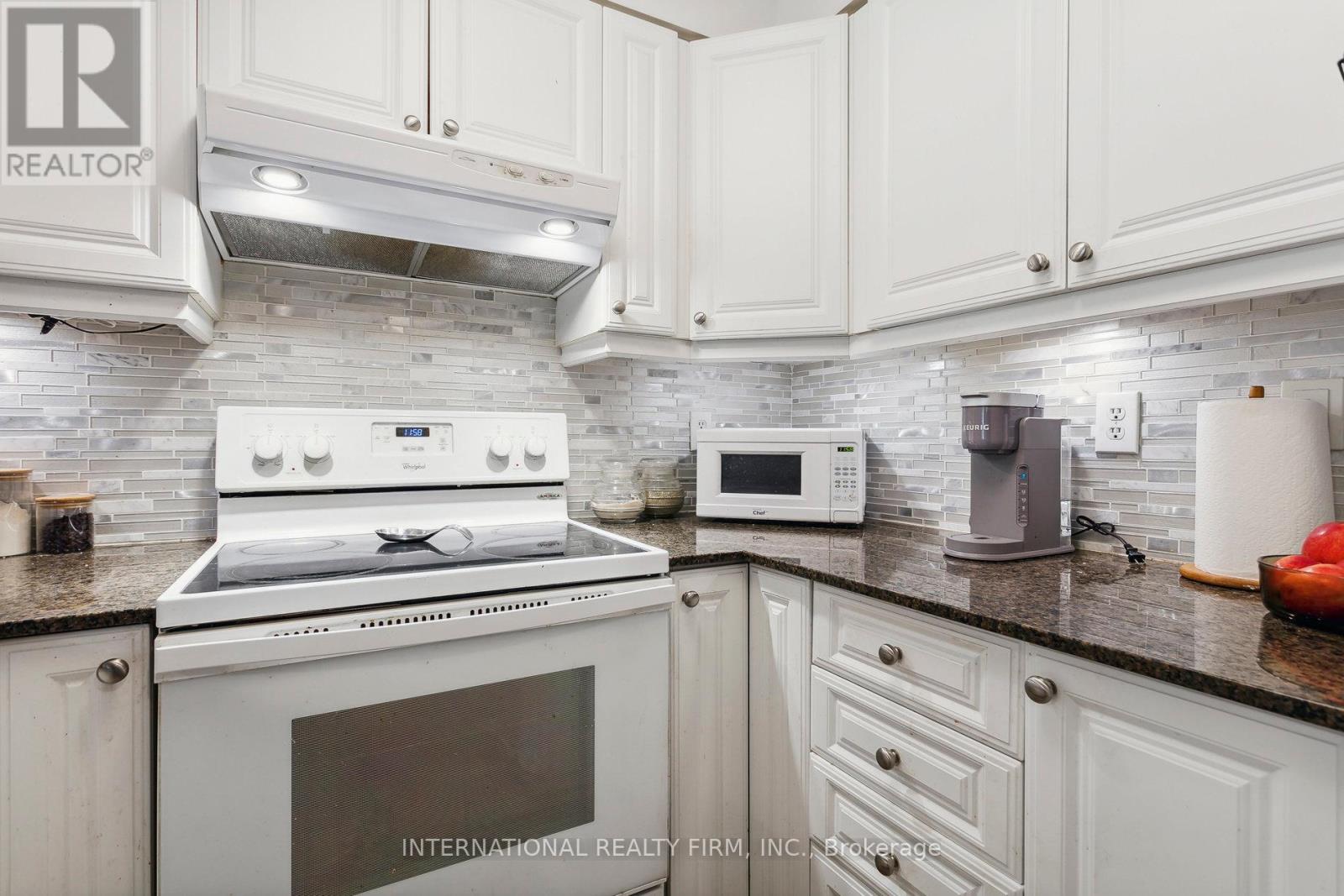 2113 - 6 Dayspring Circle, Brampton, Ontario  L6P 2Z6 - Photo 10 - W12431061