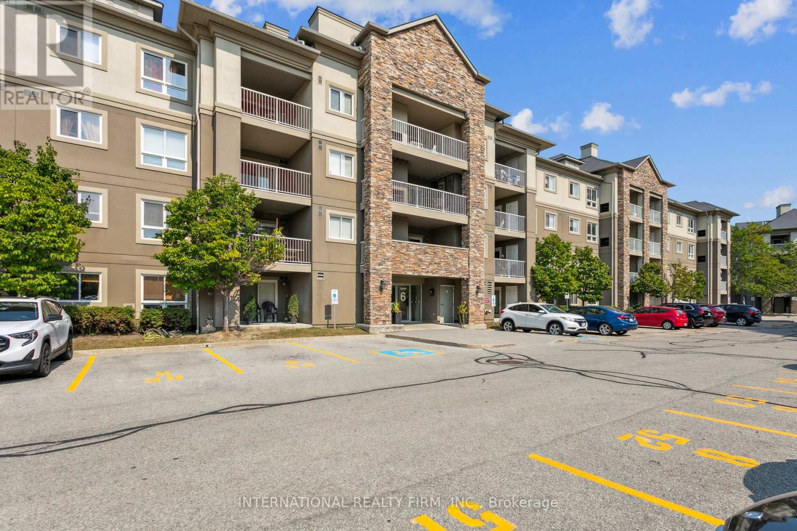 2113 - 6 Dayspring Circle, Brampton, Ontario  L6P 2Z6 - Photo 2 - W12431061