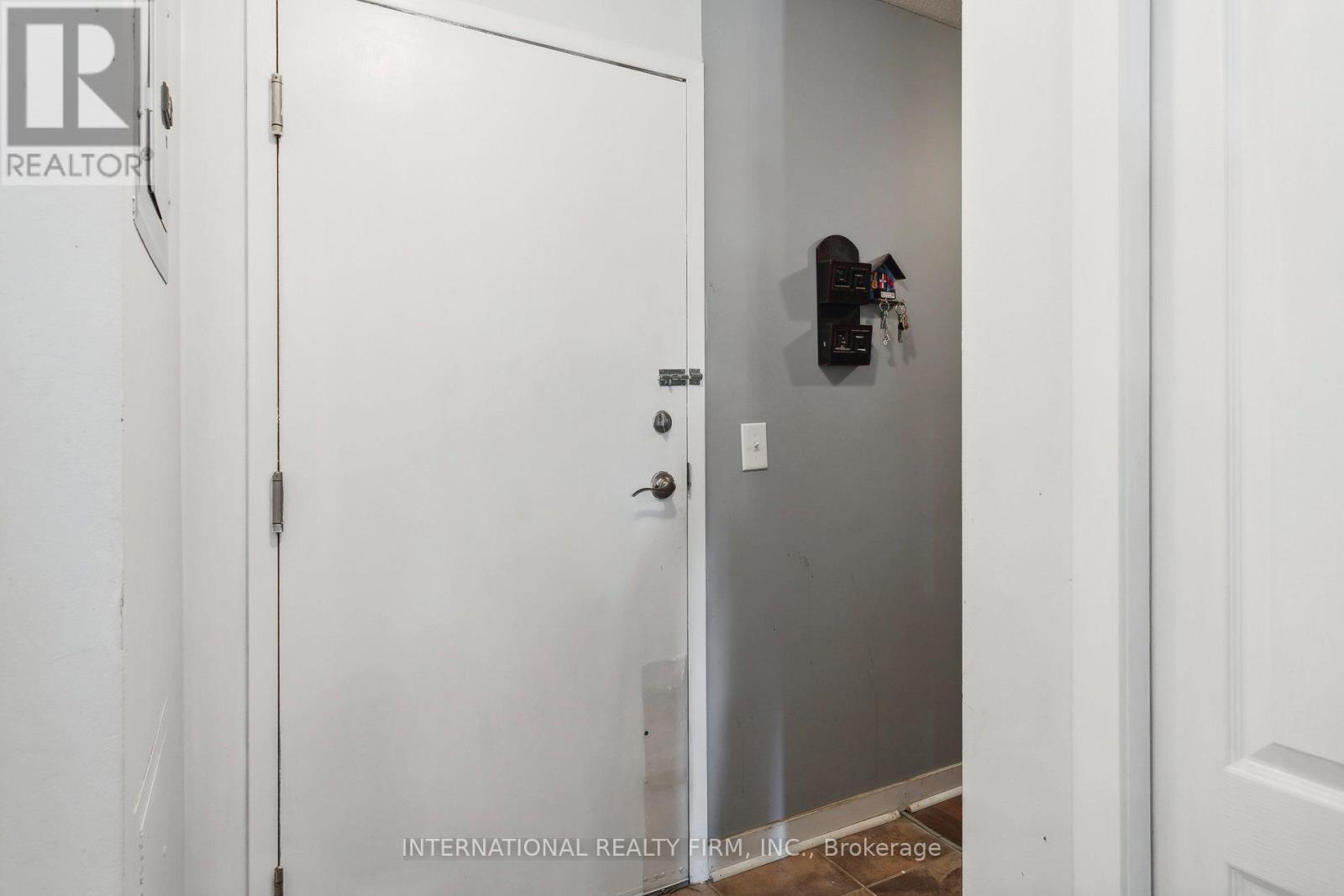 2113 - 6 Dayspring Circle, Brampton, Ontario  L6P 2Z6 - Photo 4 - W12431061