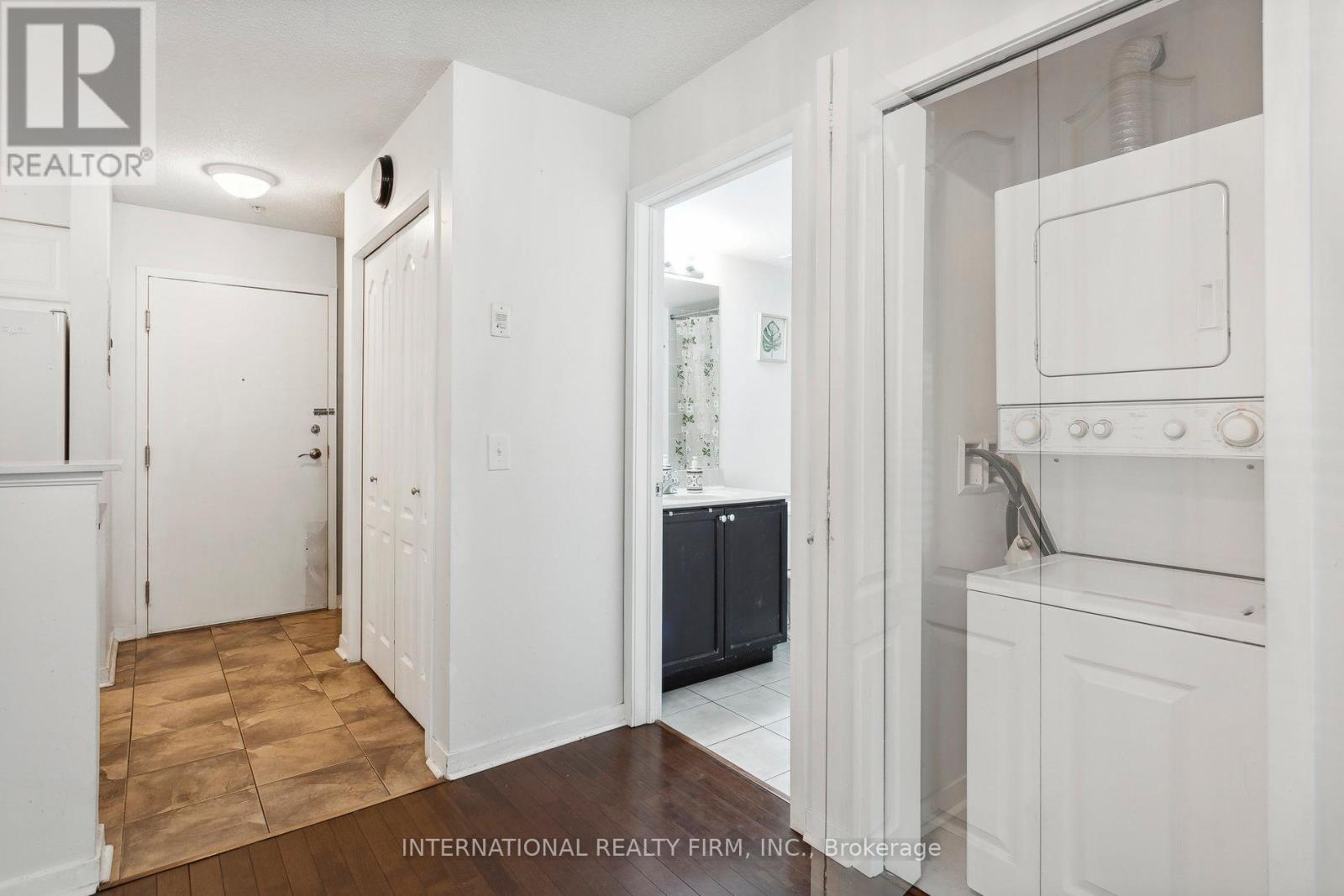 2113 - 6 Dayspring Circle, Brampton, Ontario  L6P 2Z6 - Photo 5 - W12431061