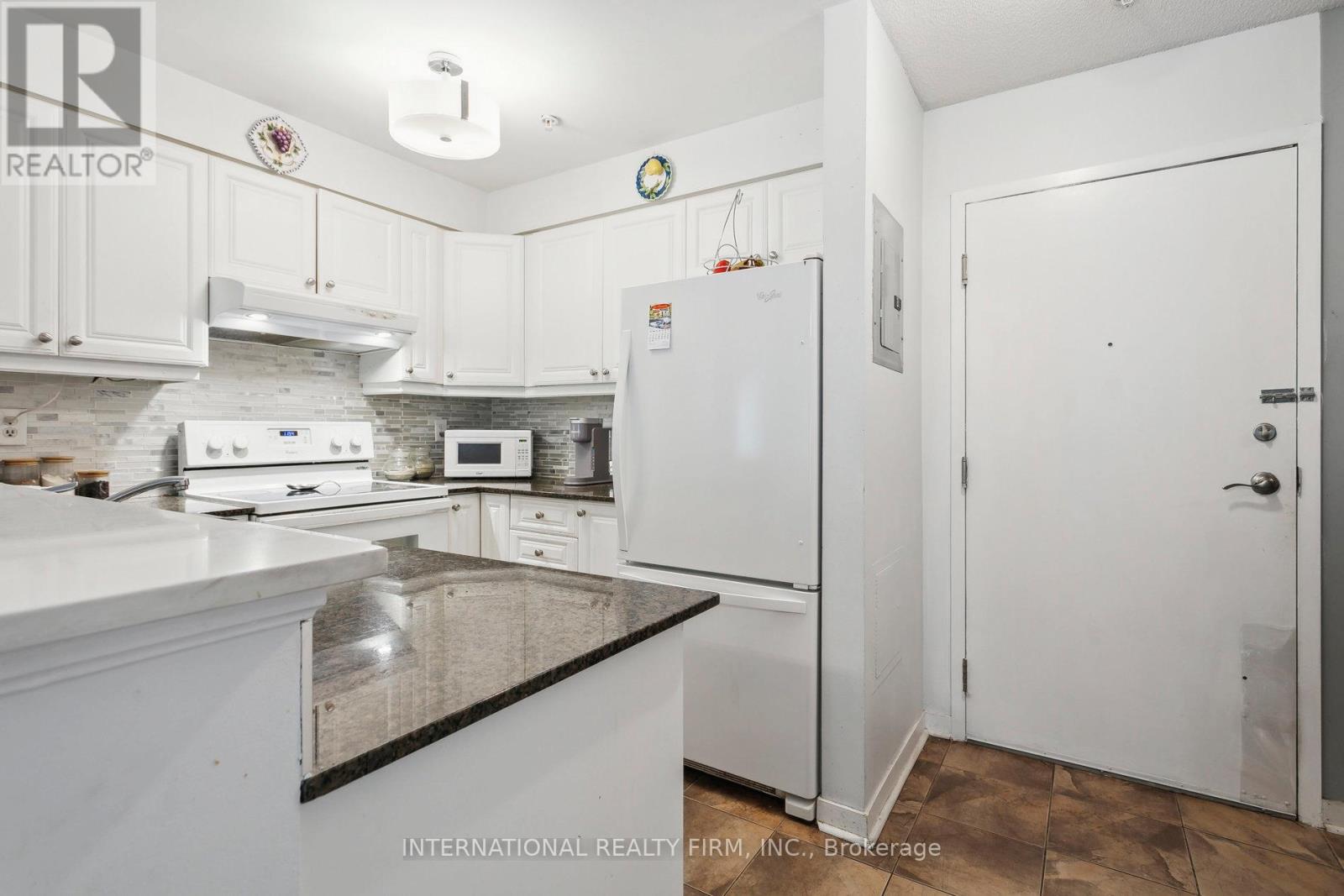 2113 - 6 Dayspring Circle, Brampton, Ontario  L6P 2Z6 - Photo 7 - W12431061