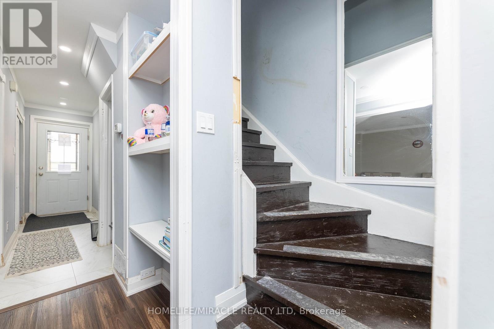 20 - 366 Driftwood Avenue, Toronto, Ontario  M3N 2P5 - Photo 3 - W12431062