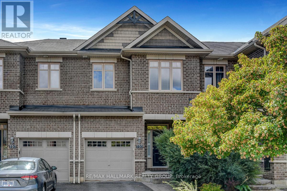 755 Bowercrest Crescent, Ottawa, Ontario  K1V 2M3 - Photo 2 - X12367118