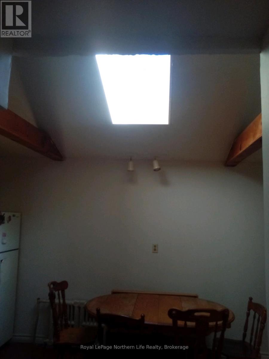 230 Third Avenue W, North Bay, Ontario  P1B 3M4 - Photo 14 - X12326942