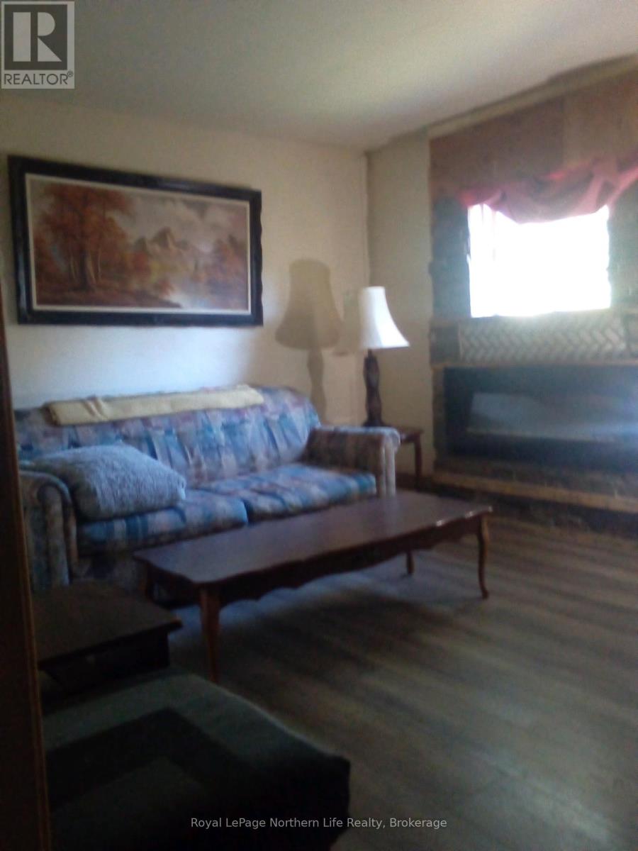 230 Third Avenue W, North Bay, Ontario  P1B 3M4 - Photo 12 - X12326942