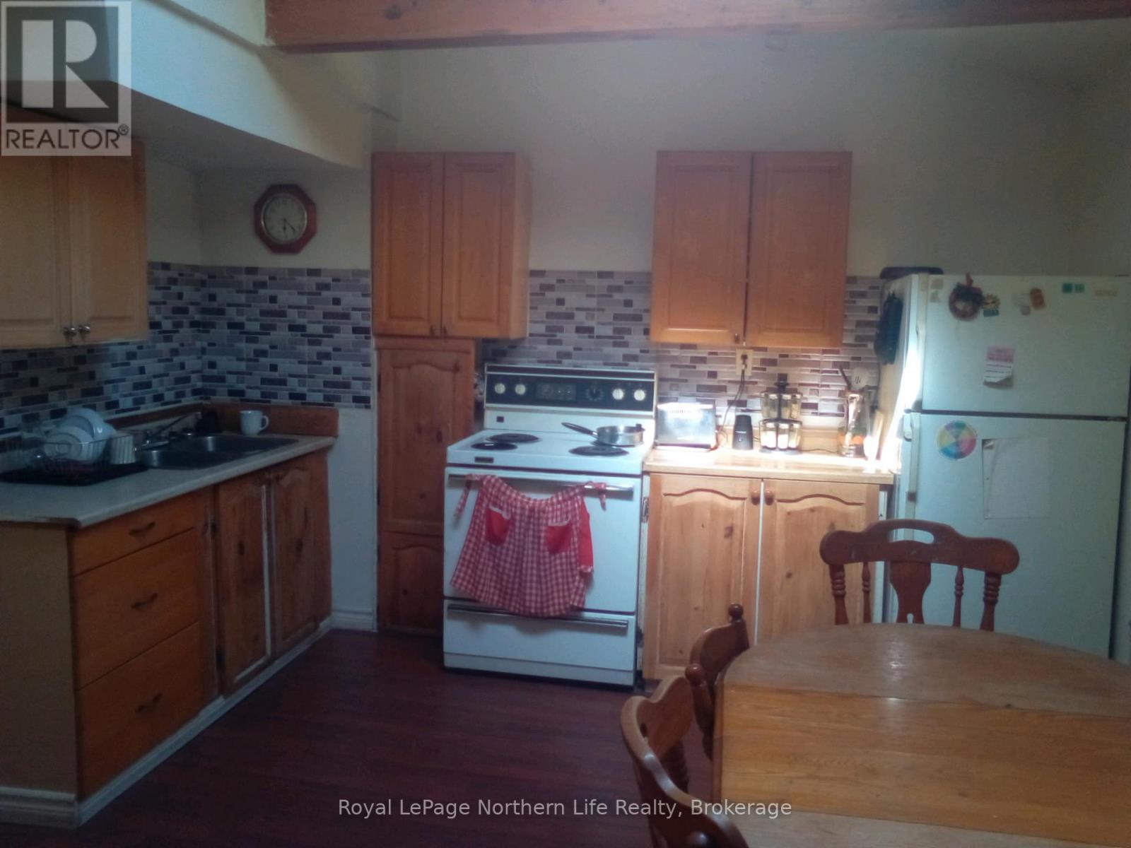 230 Third Avenue W, North Bay, Ontario  P1B 3M4 - Photo 9 - X12326942