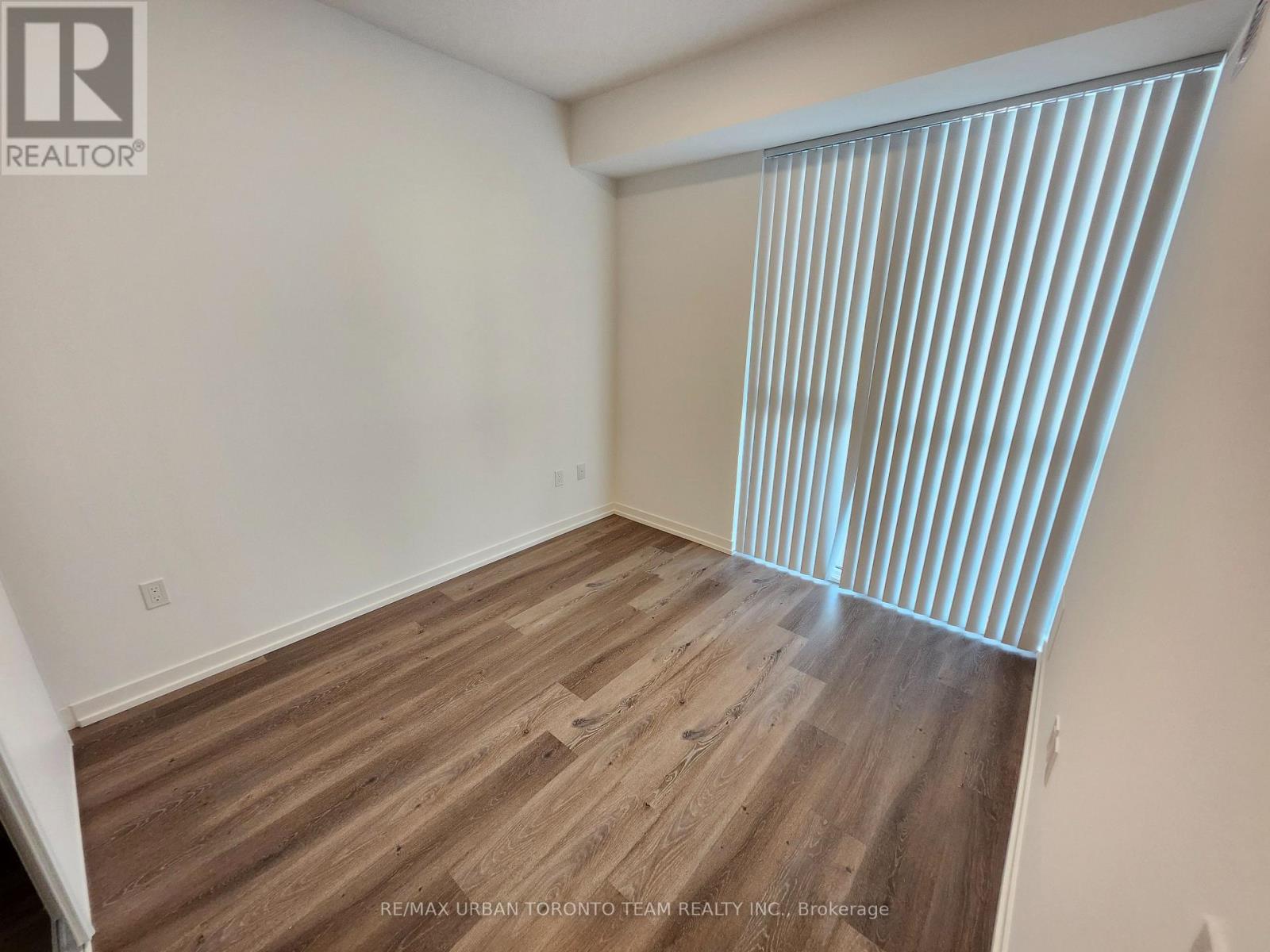 1515 - 28 Interchange Way, Vaughan, Ontario  L4K 0P8 - Photo 6 - N12412262