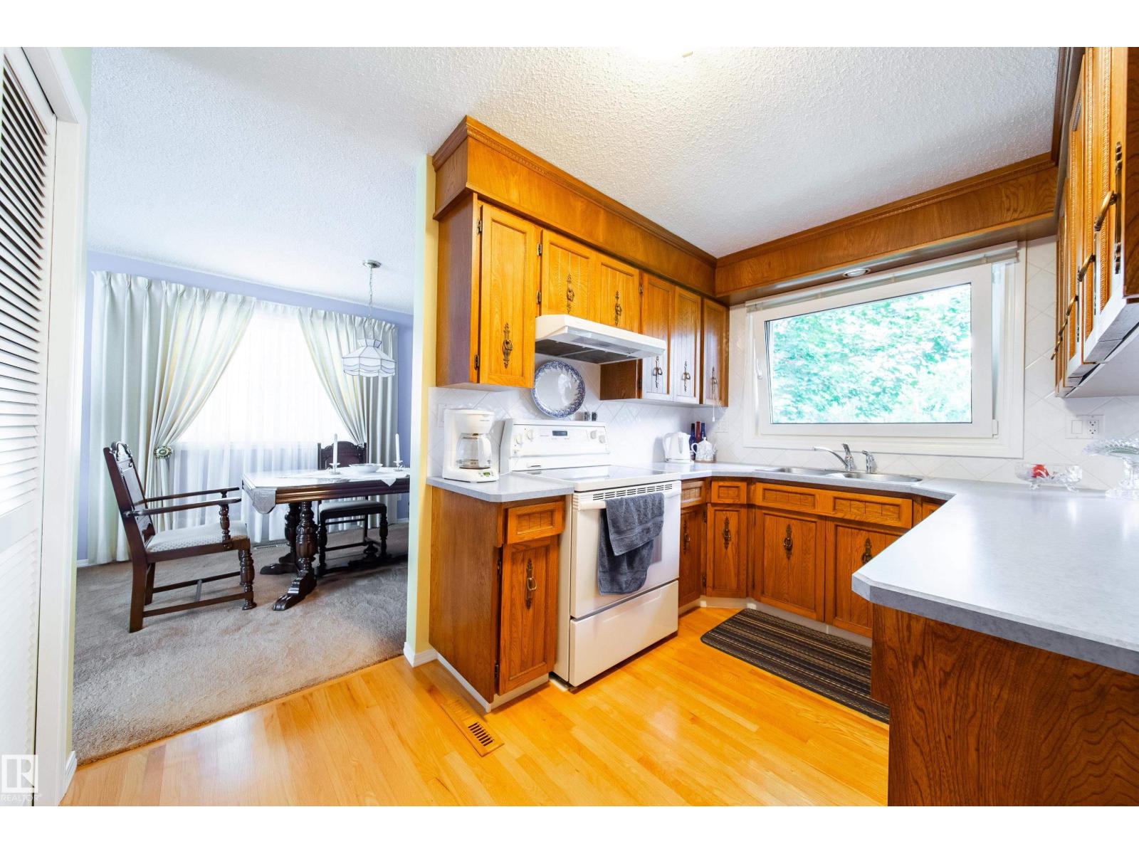 10820 42a Av Nw, Edmonton, Alberta  T6J 2P7 - Photo 14 - E4459901