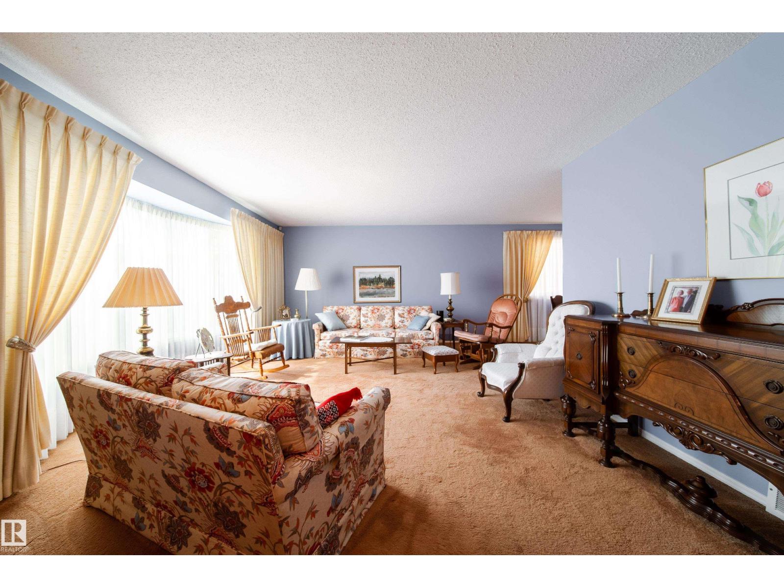 10820 42a Av Nw, Edmonton, Alberta  T6J 2P7 - Photo 3 - E4459901