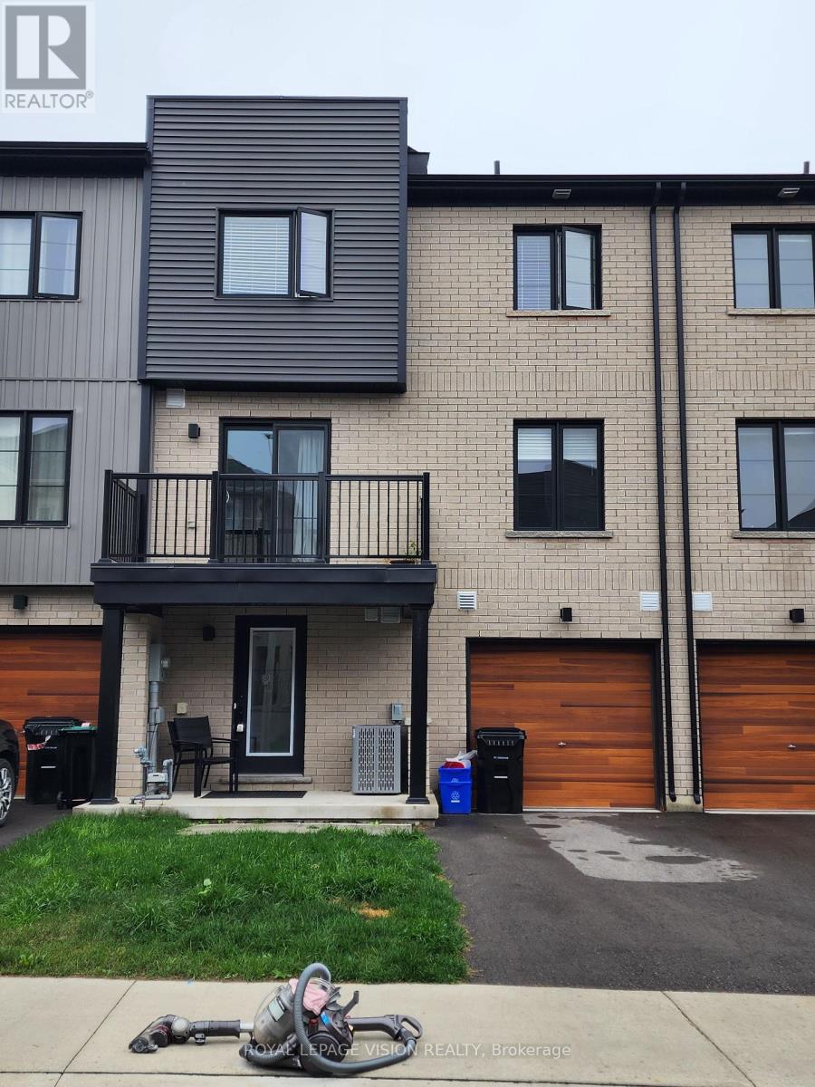 27 Wagon Lane, Barrie, Ontario  L9J 0C2 - Photo 2 - S12417190