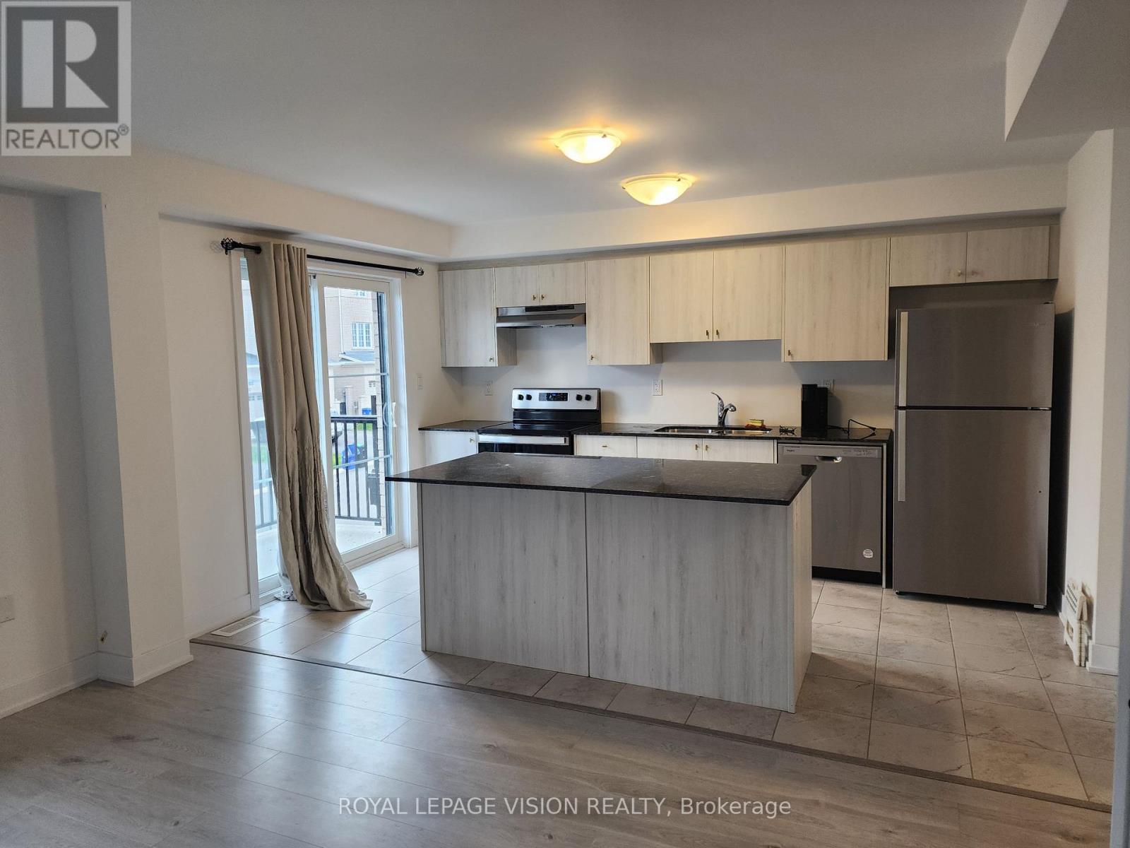 27 Wagon Lane, Barrie, Ontario  L9J 0C2 - Photo 7 - S12417190