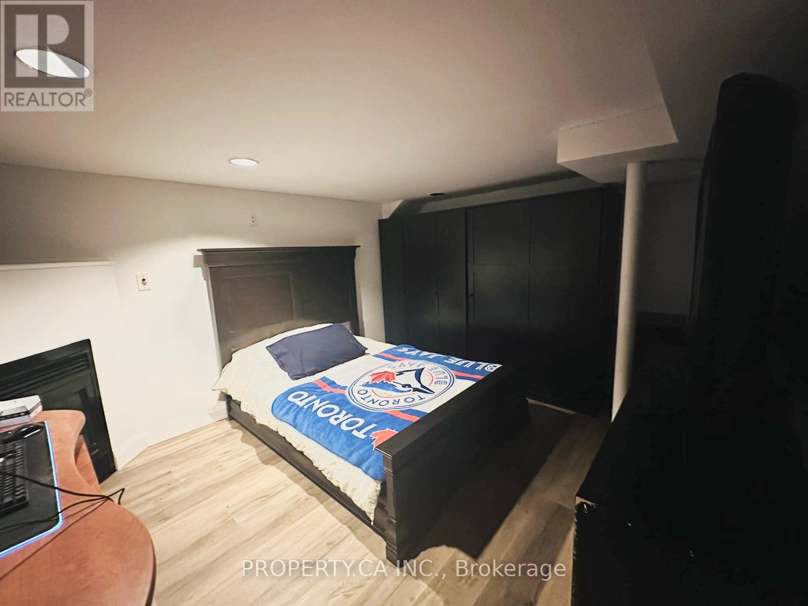 87 Fourth Street, Toronto, Ontario  M8V 2Y4 - Photo 21 - W12428601