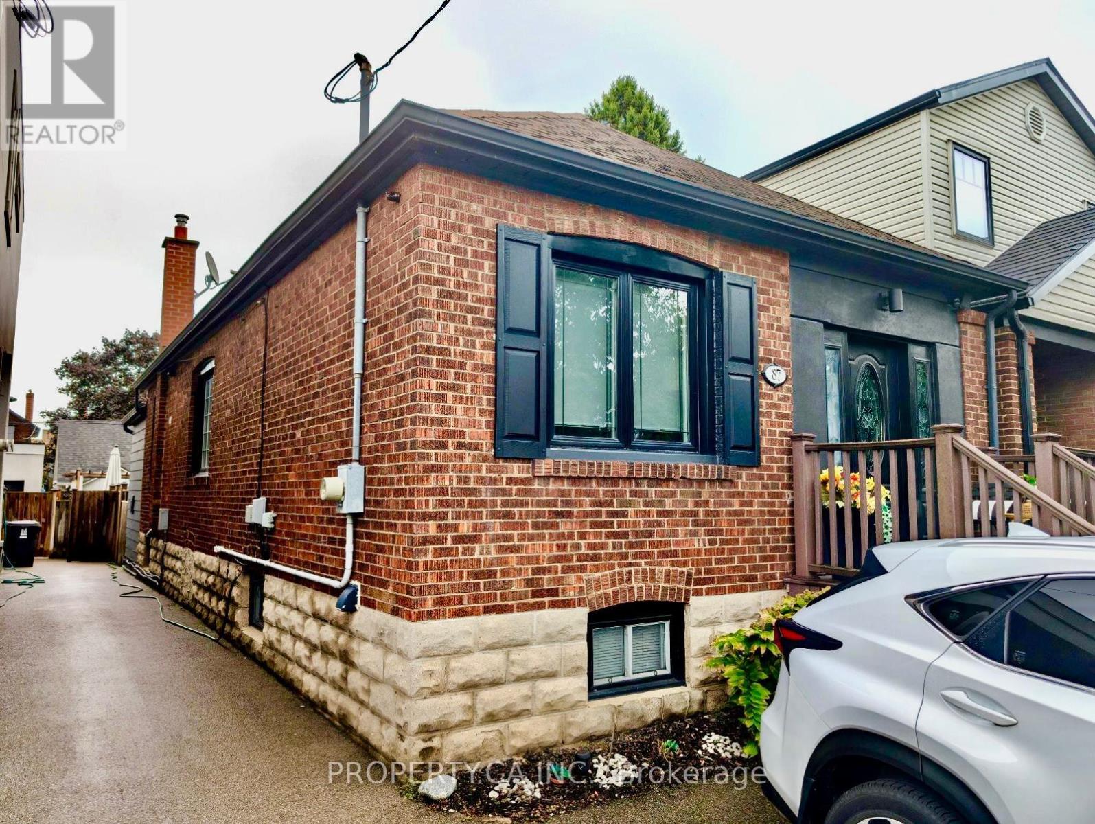 87 Fourth Street, Toronto, Ontario  M8V 2Y4 - Photo 2 - W12428601