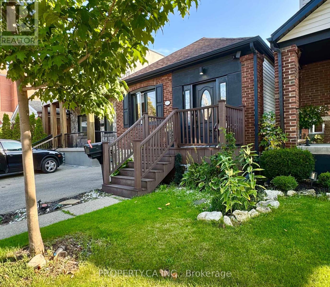 87 FOURTH STREET, Toronto, Ontario