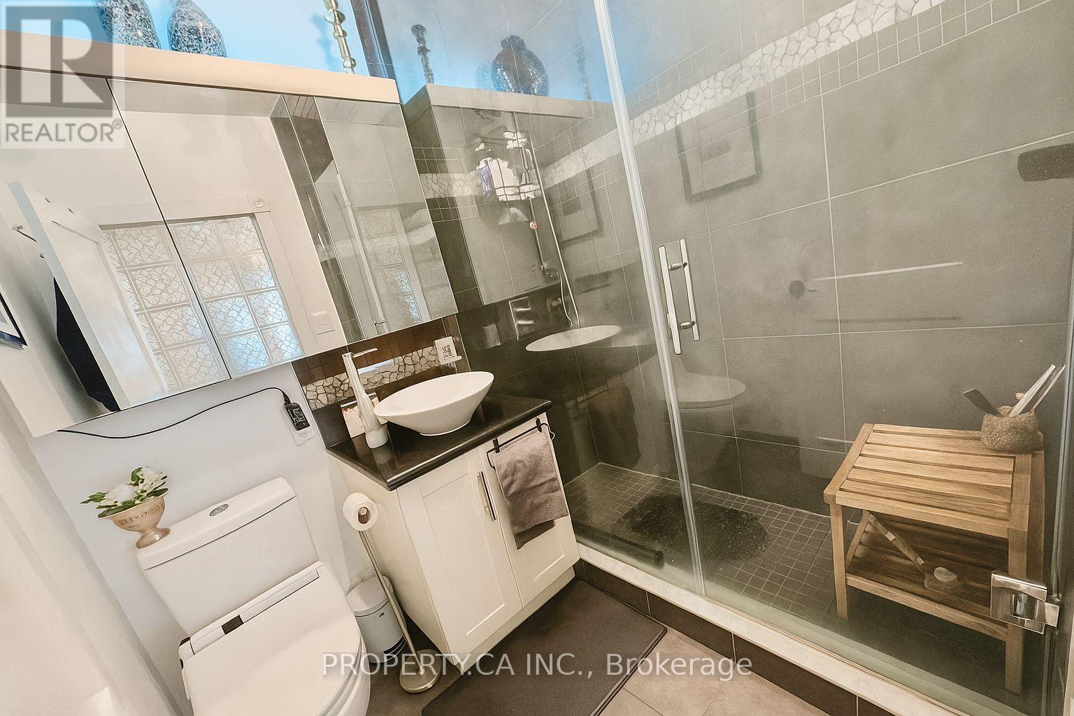 87 Fourth Street, Toronto, Ontario  M8V 2Y4 - Photo 17 - W12428601